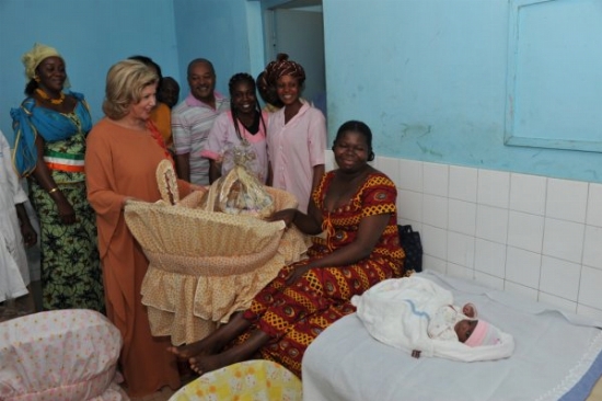 Méningite  à  Katiola, Dabakala, Tafiré: Mme ADO vaccine 4.300 enfants