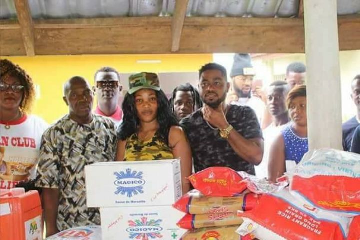 L’artiste Molière offre des vivres au village SOS d Abobo