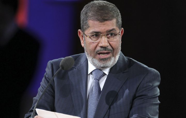 Égypte : l’ancien président Mohamed Morsi meurt en plein procès