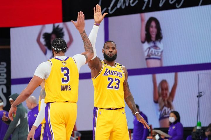 Série finale de la NBA : en lever de rideau, Lakers de Los Angeles bat Heat de Miami