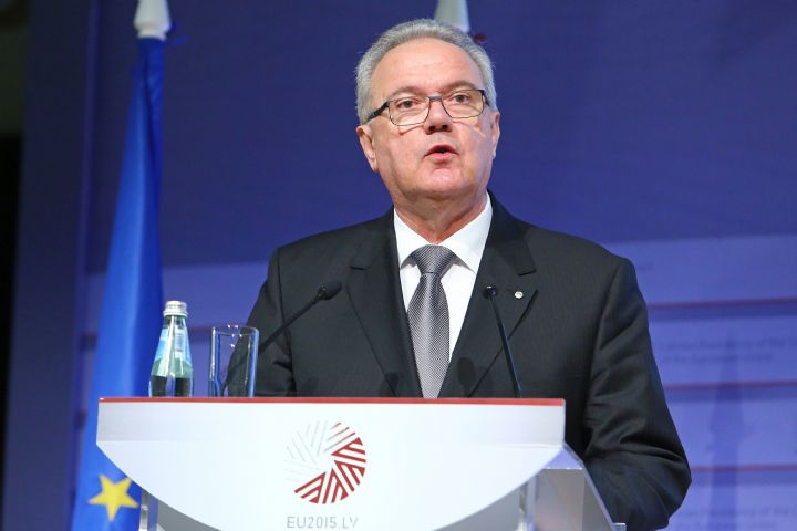 Visite du commissaire européen à la coopération : Neven Mimica à  Abidjan pour une évaluation des projets financés par l’Union européenne