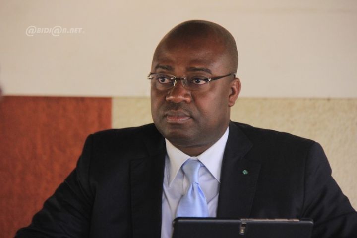 Daoukro -Révision de la liste électorale 2022 : Akoto Olivier offre 1.000 timbres aux populations