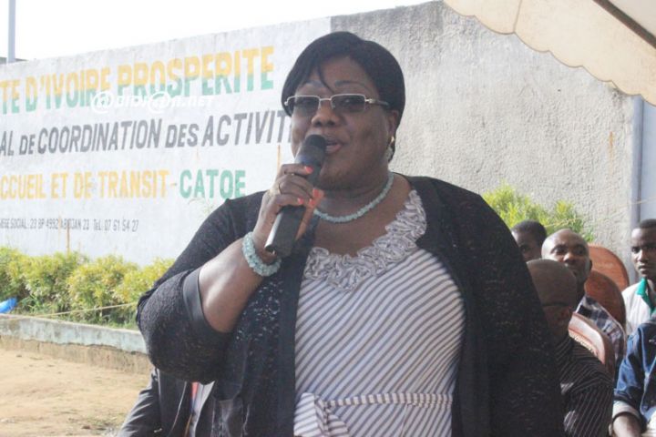 Anne Ouloto apporte le soutien du gouvernement aux Ivoiriens rapatriés de Centrafrique