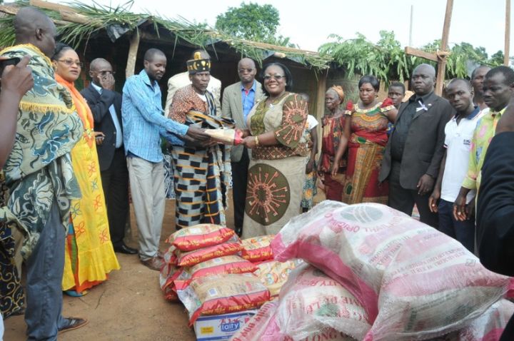 Litige foncier à M’Bahiakro : Anne Désirée Ouloto apporte le réconfort du Gouvernement