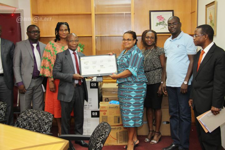 Renforcement des capacités d’action: L’UNICEF fait dons de matériels roulants et informatiques d’une valeur de 85 millions aux MSFFE et MEMEASFP