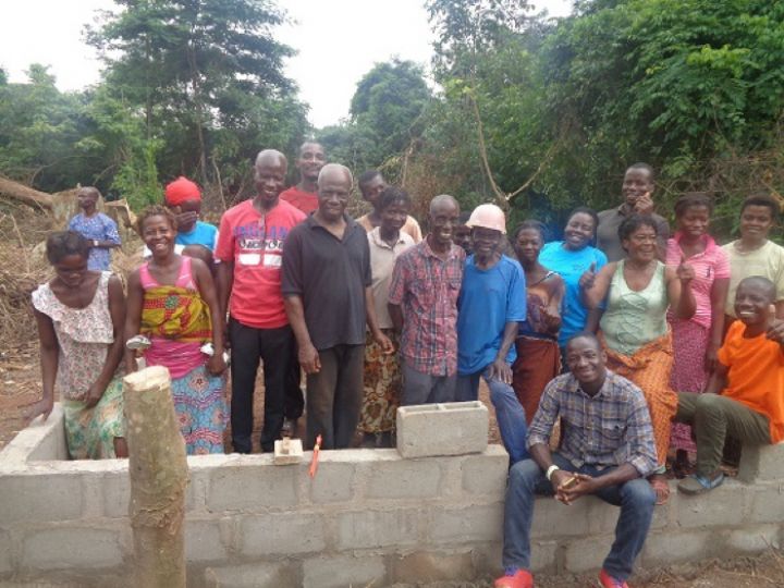 Douagbo près d’Oumé (centre ouest ivoirien): US Alumni Côte d’Ivoire lance les travaux de construction d’un préau pour les femmes du village