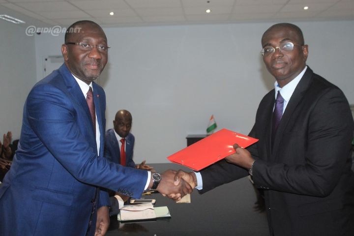 Passation de charges:  Souleymane Diarrassouba passe le témoin à Félix Anoblé