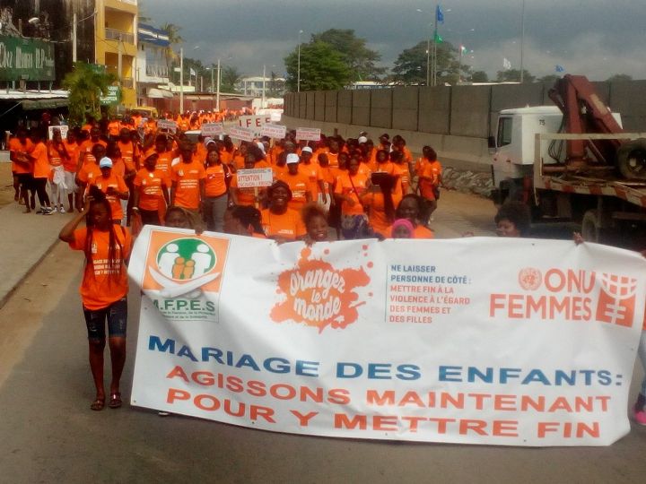 Commémoration de la 27ème édition des 16 jours d’activisme : La Ministre  Mariatou Koné lance la campagne  par une marche sportive.