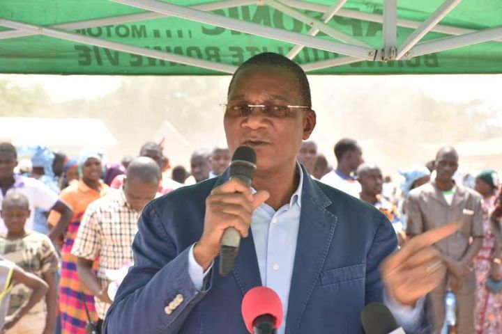 Bruno Koné intensifie ses actions de proximité dans la Bagoué : « Nous sommes à votre service », déclare le ministre aux populations