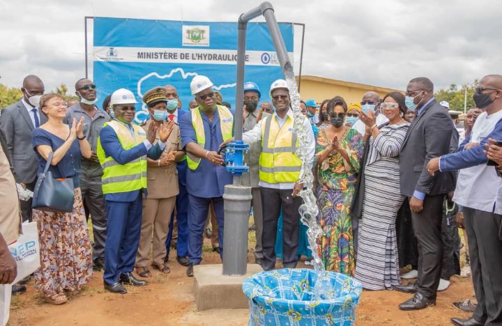 Laurent Tchagba livre l’UCD de Niakara et lance les travaux d’extension du réseau d’eau