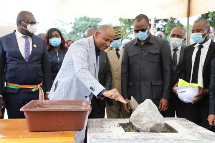 Consolidation des acquis de la resocialisation dans le Gbêkê : le Premier Ministre, Patrick Achi pose la première pierre du Centre civique régional