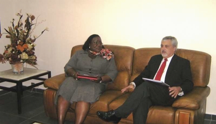 Traite des enfants et des personnes, Orphelins du sida : l’ambassadeur des USA reçu en audience par le Ministre Anne OULOTO