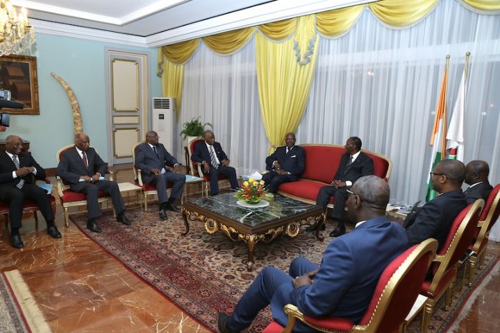 L’Association des ambassadeurs de Côte d’Ivoire à la retraite chez Ouattara