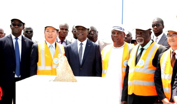 Infrastructures : le Terminal céréalier va accroître la compétitivité du port d’Abidjan, indique le ministre Amadou Koné