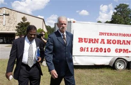 L`étrange personnalité du pasteur Jones qui veut brûler le Coran