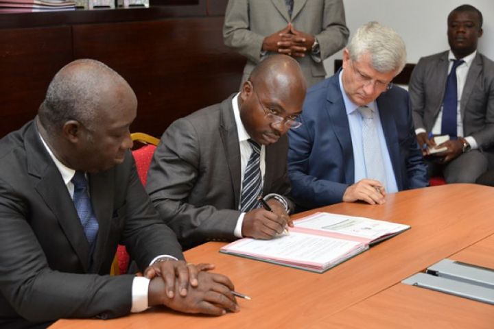 Déchets plastiques/Cérémonie de signature de conventions entre l’ADDR et les producteurs industriels : discours de M. Joseph-Désiré Biley, président de la FNISCI