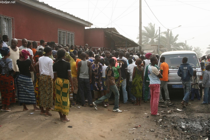 Des milliers de manifestants après les raids en Côte d`Ivoire