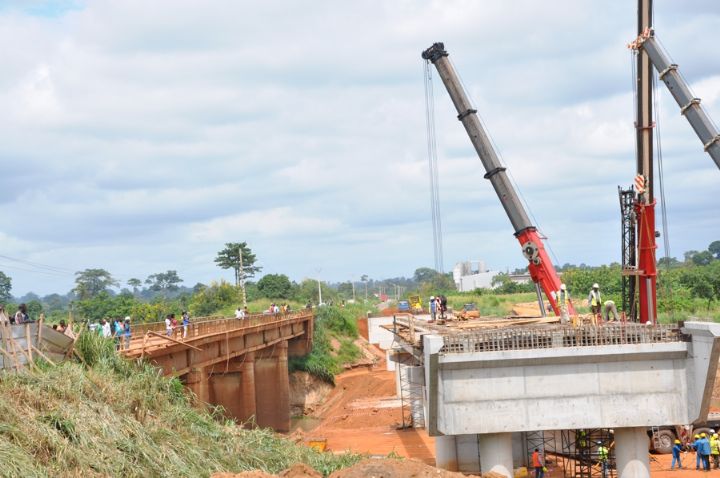Le nouveau pont de Bouaflé garantit la sécurité des véhicules (transporteurs)
