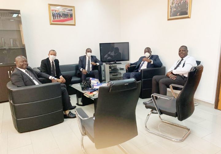 Lutte contre la propagation du COVID-19 : le ministère de la santé reçoit les propositions de la Poste