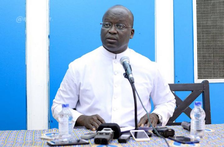 Covid 19-Père Augustin Obrou (église catholique) : “Nous avons augmenté le nombre de messes du dimanche”