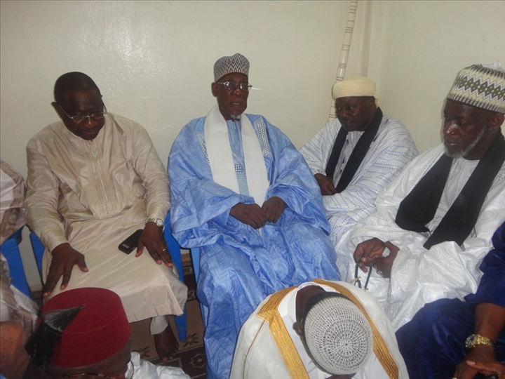 Célébration de l’Aid El Fitr :  le maire Amichia prie avec les Musulmans de Treichville