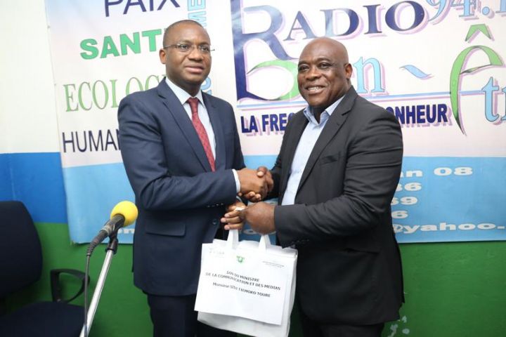 Visite du ministre Sidi TOURÉ dans les rédactions : la Radio ‘’Bien Être, la fréquence du bonheur’’ à l’honneur
