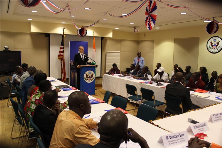 Gestion des radios de proximité : une vingtaine de directeurs en formation à l’Ambassade des Etats-Unis