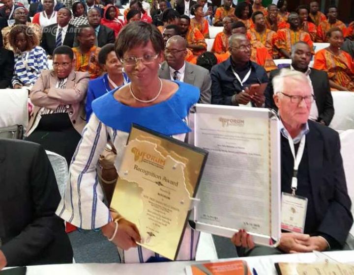 Reconnaissance : la ministre Bakayoko-Ly Ramata récompensée au Kenya par 105 universités africaines pour sa contribution exceptionnelle à l’enseignement supérieur en Afrique