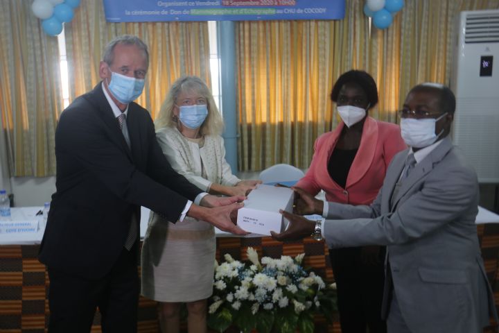 Lutte contre le cancer du sein  : le CHU de Cocody équipé en mammographe