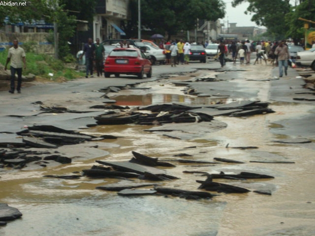 Dégradation, inondation et encombrement de la voie… - 4000 usagers bientôt sacrifiés