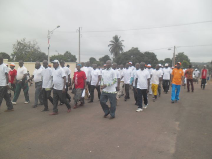 25 e journée internationale des personnes âgées : les seniors se livrent au sport à Daoukro
