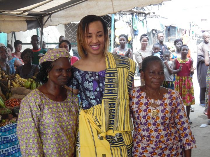 Distinguée Chevalière  de l’ordre  national du mérite : Jennifer CERES célébré par le marché de belleville 