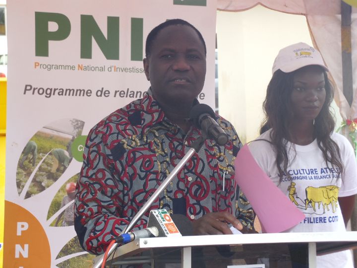 Relance de la filière coton ivoirienne : Des producteurs de coton reçoivent des équipements de 2 milliards