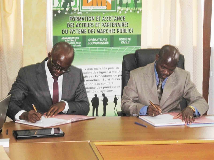 Informatique : Signature de convention entre Microsoft et la Direction des marchés publics pour la lutte contre la piraterie des logiciels