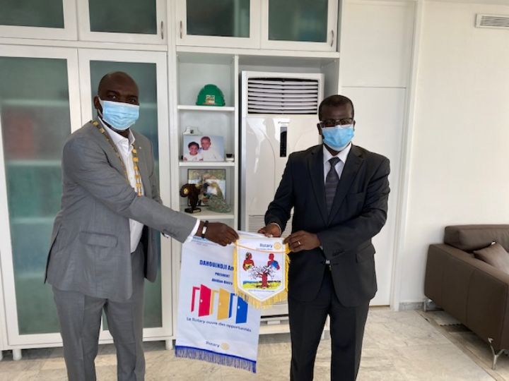 Rotary Club Abidjan Biétry: Le Président Antonio Dahouindji chez  DG de la SIR, Thomas Camara