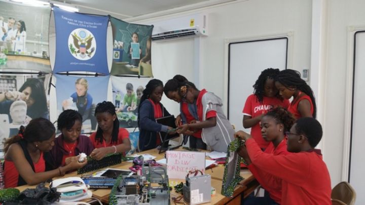 Côte d’Ivoire/ Des jeunes filles formées en sciences et technologies lors d’un camp STEM