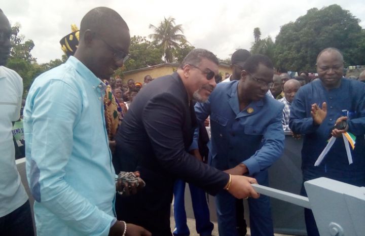 Réception d’infrastructures socio-économiques de base: Koffi Hamed Zarour offre de l’eau potable à Andobo Aluibo