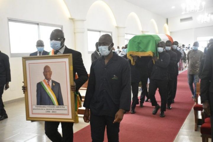 Deuil: Le Sénat honore la mémoire de Arouna N’Dao