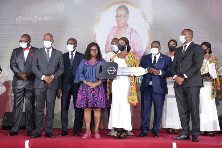 22e soirée des Ebony : Marcelle Aka désignée meilleure journaliste de Côte d’Ivoire