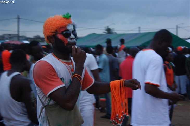 Côte d`Ivoire: sur petit ou écran géant, les Ivoiriens vibrent au rythme du Mondial