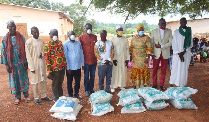 Un opérateur économique soutient la communauté musulmane de Tiémélékro et de Menou (M’batto)