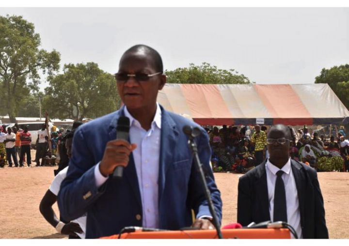 Bruno Koné offre 20 tonnes de ciments pour la construction d’un collège à Débété