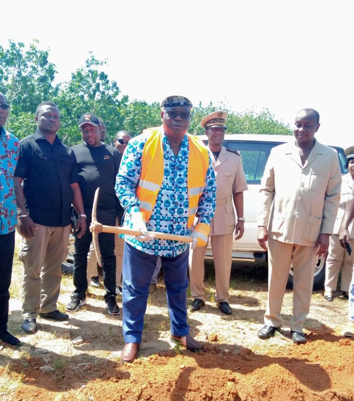 Adduction en eau potable: le ministre Laurent Tchagba lance les travaux du château de Bediekro et du renforcement de la capacité de celui de Kongoti