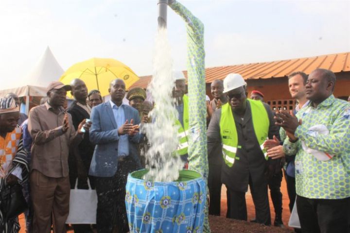Le gouvernement offre 21 châteaux d’eaux aux populations semi-urbaines (Communiqué)
