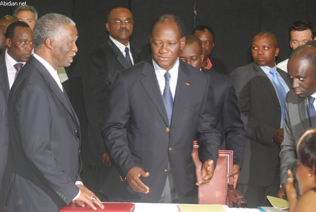 Alassane Ouattara à M`Béki :  / “J`ai demandé au président M`Béki d`aller dire à M. Gbagbo de quitter le pouvoir comme il se doit “