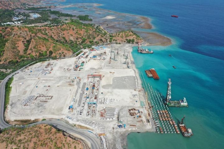 ZPMC sélectionné par bolloré ports pour fournir six portiques au Port en eaux profondes du Timor-leste