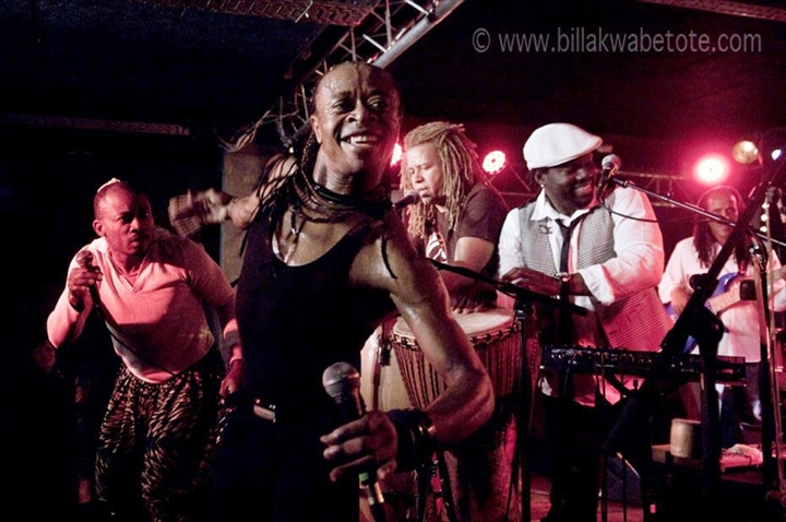 Musique/ Tony Kouad, met son art au service de la paix et la tolérance