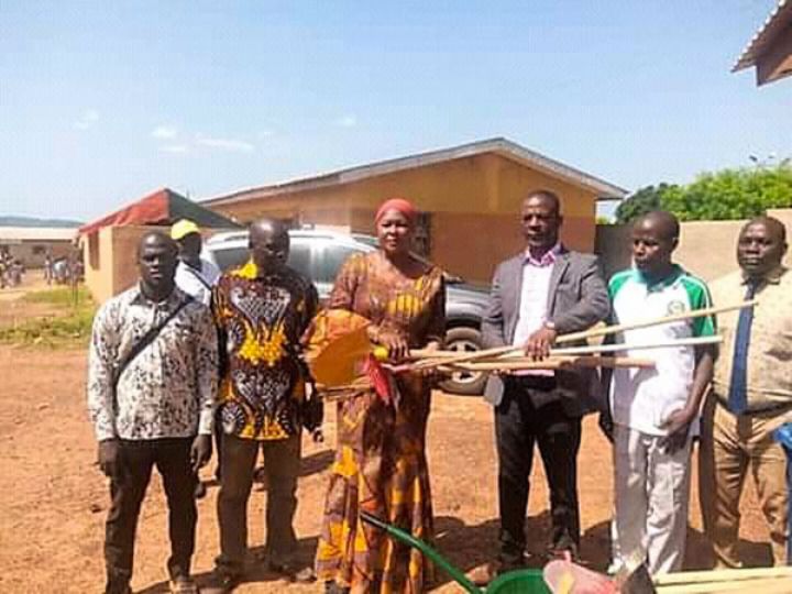 Touba: Du matériel de salubrité offert par la Fondation Africa Women Initiatives