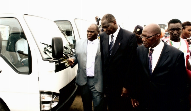 Opération de renouvellement du parc automobile: le Ministre Gaoussou Touré offre 112 véhicules flambant neufs aux transporteurs sinistrés