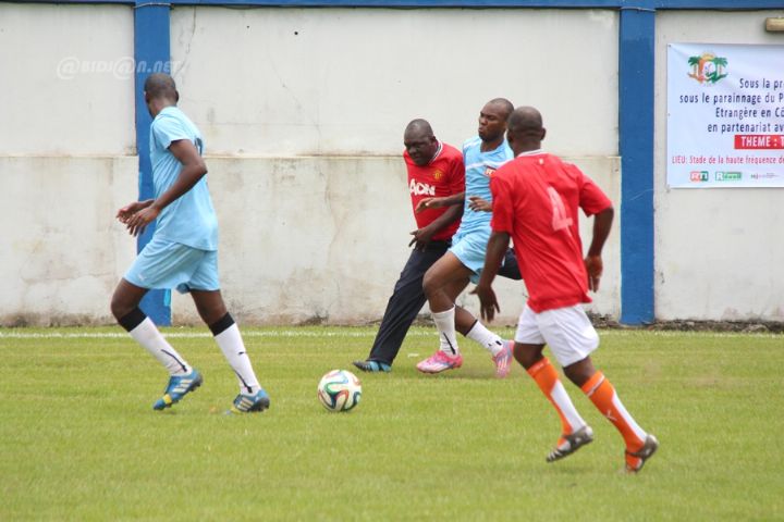 Côte d’Ivoire: les journalistes jouent contre Ebola